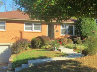 8205 Jenny Lind Dr, Louisville, KY 40219