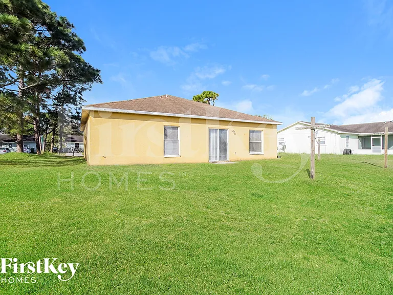 129 Admiral Cir — Photo 15