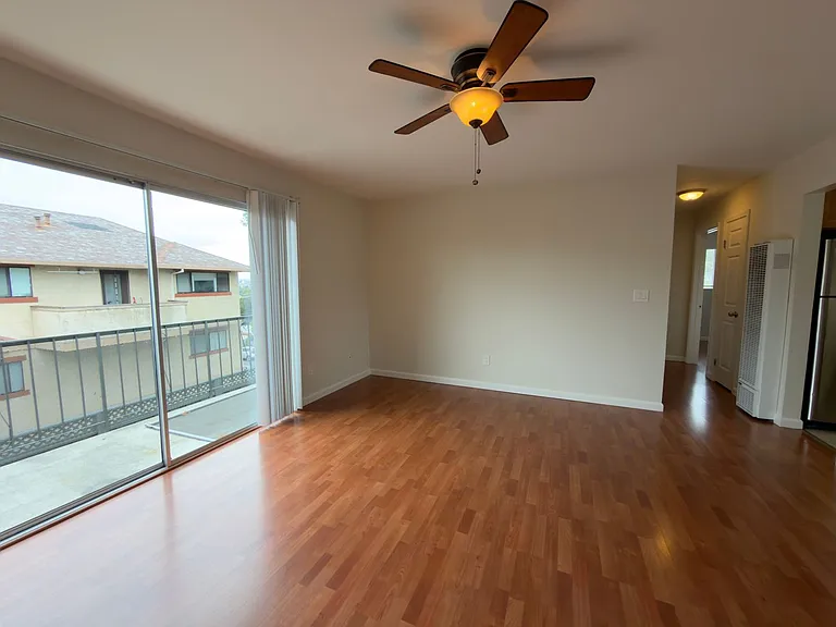 900 Alvarez Ave — Photo 18
