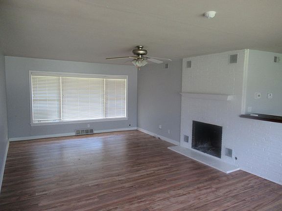 4th image of 1708 Dorchester Dr