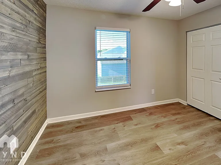 305 Kear St — Photo 13