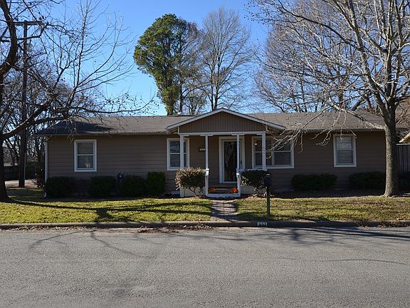 2nd image of 921 Big Rock St
