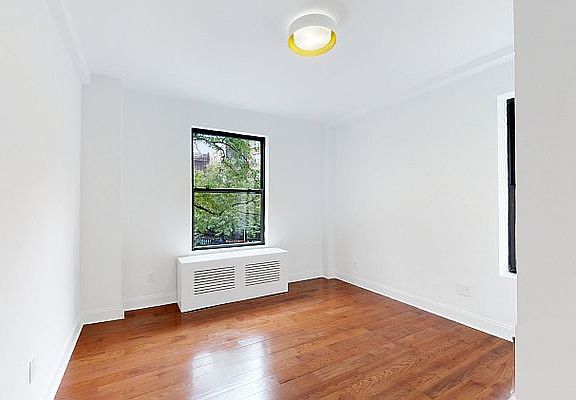 5th image of 230 E 95th St #42
