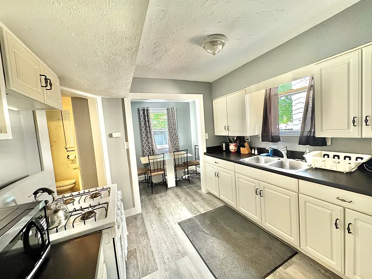 1004 Greyton Rd — Photo 8