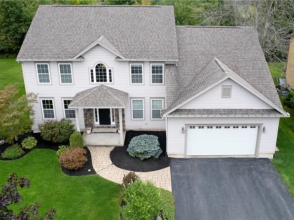 8870 Lombardi Dr, Cicero, NY 13039