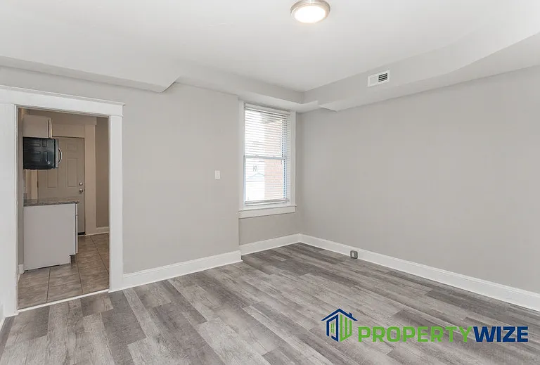 1814 E 30th St — Photo 15