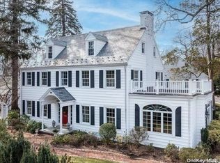 240 Ryder Rd, Manhasset, NY 11030