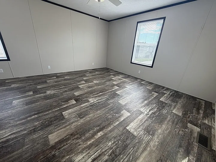 38000 Le Chateau Blvd #500 — Photo 2