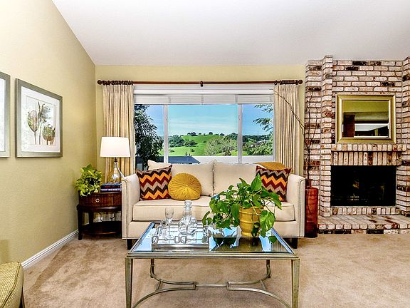 3rd image of 127 Southwind Dr