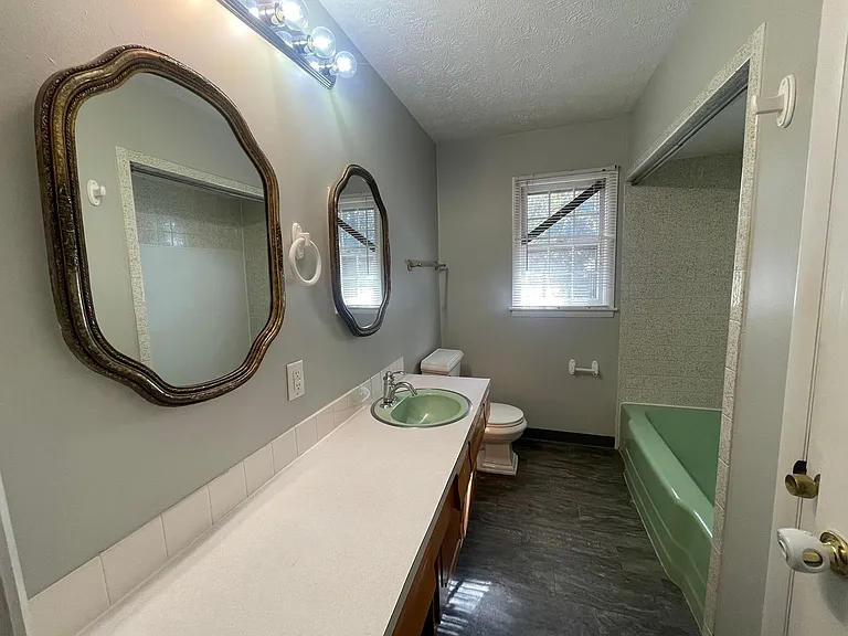 1025 Lake St — Photo 6
