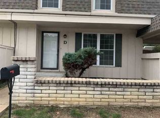 2650D SW Arrowhead Rd, Topeka, KS 66614