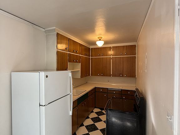 5th image of 6402 Phinney Ave N #6