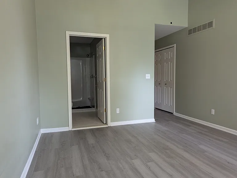 1866 N Kenwyck Dr — Photo 15