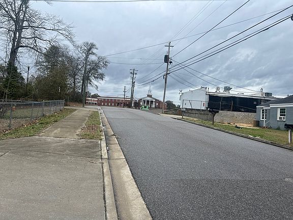 4th image of 2566 Lyman St