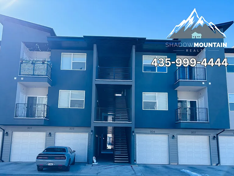 472 W 40 S #J303 — Photo 1