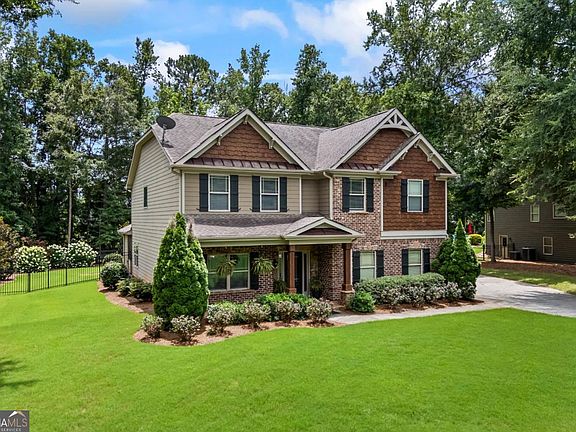 3rd image of 672 Callie Cir