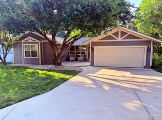 213 Shirewood Dr, Saint Charles, MO 63303