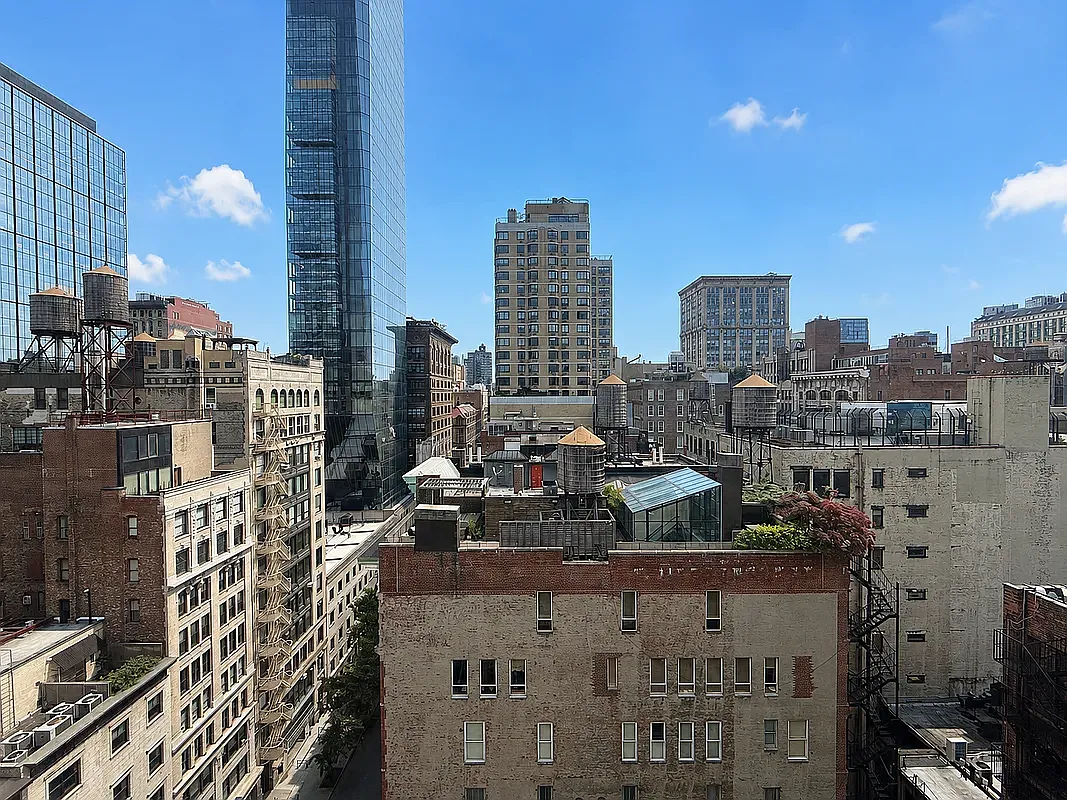 12 East 22nd Street — Photo 3