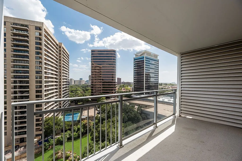 1 bed, 772 sqft, $2,100 — Photo 2