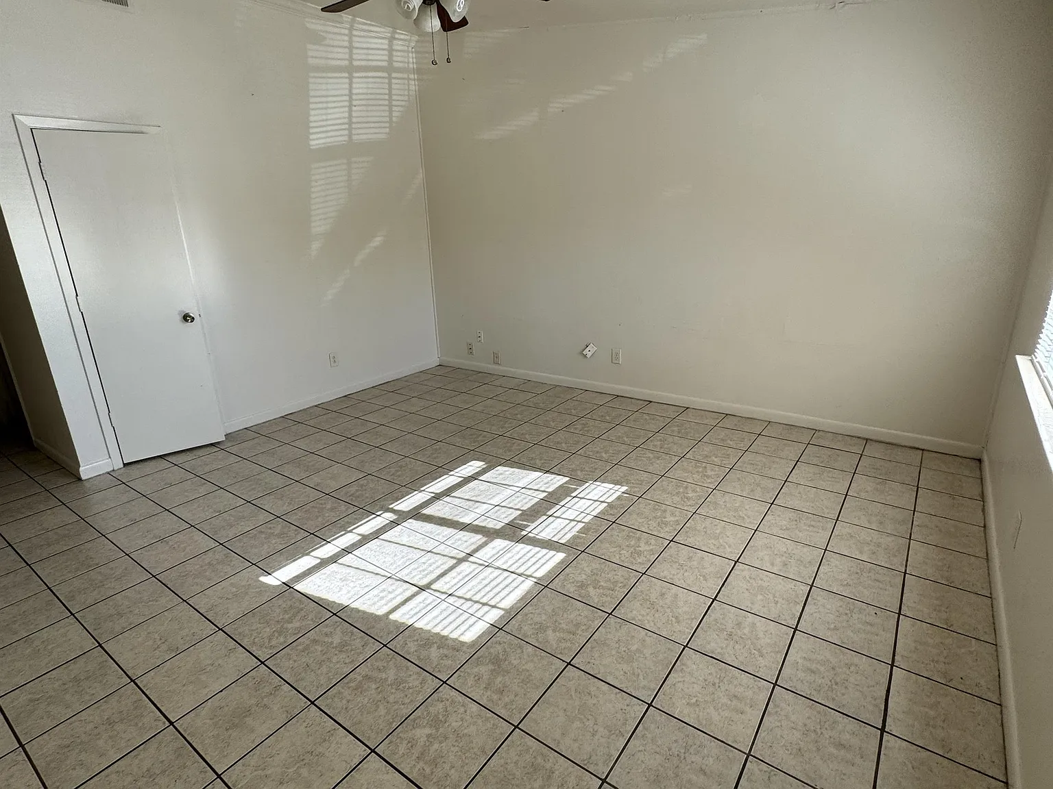 208 Veterans Ave - 107 — Photo 2