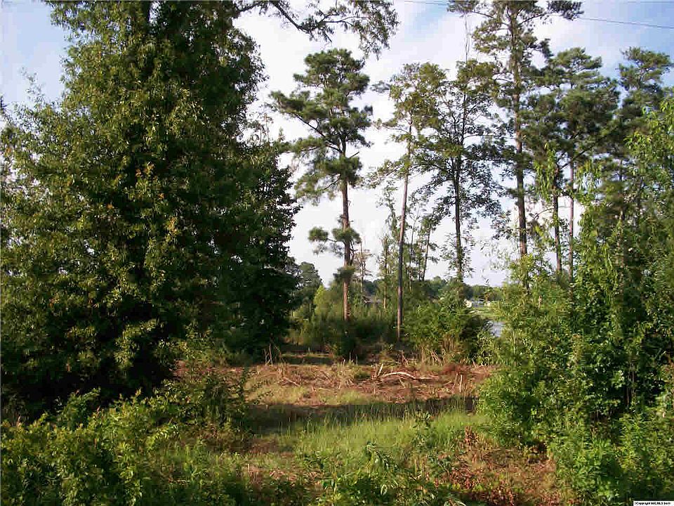 2nd image of Lakeside Dr