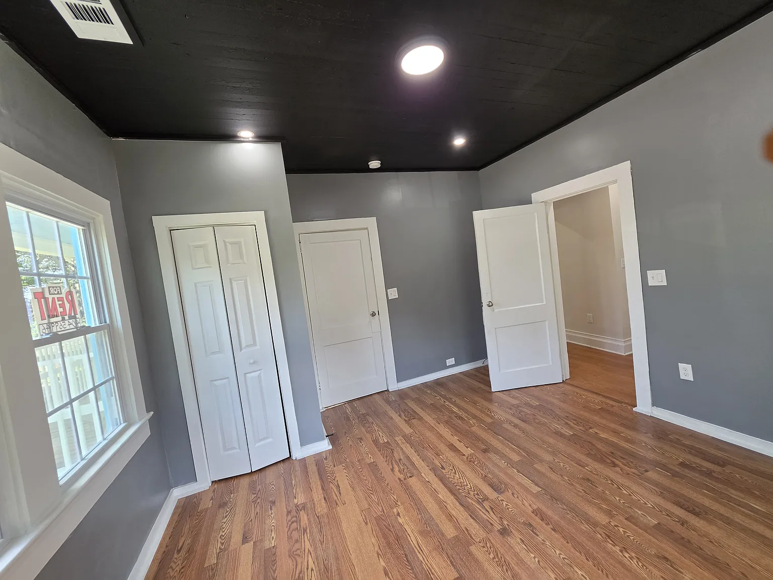 3 bed, 1000 sqft, $1,350 — Photo 4