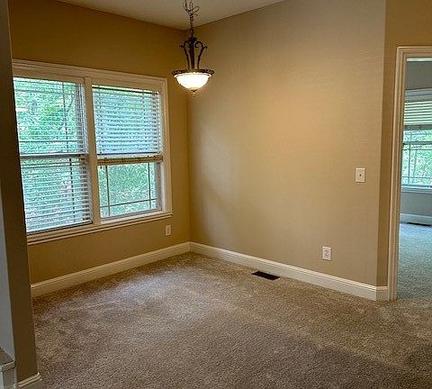 4th image of 5 Alton Ln
