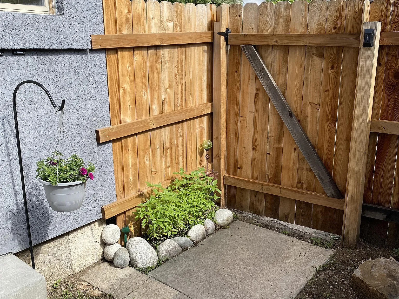 Bonfoy Ave 327 - 201/Upper — Photo 3