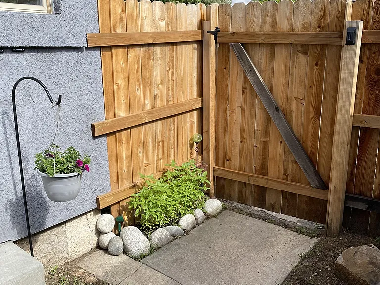 327 Bonfoy Ave #201 — Photo 3