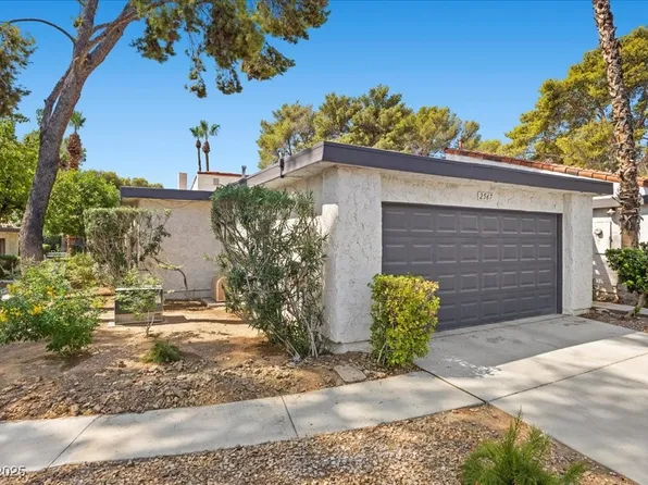 2567 Pera Cir, Las Vegas, NV 89121