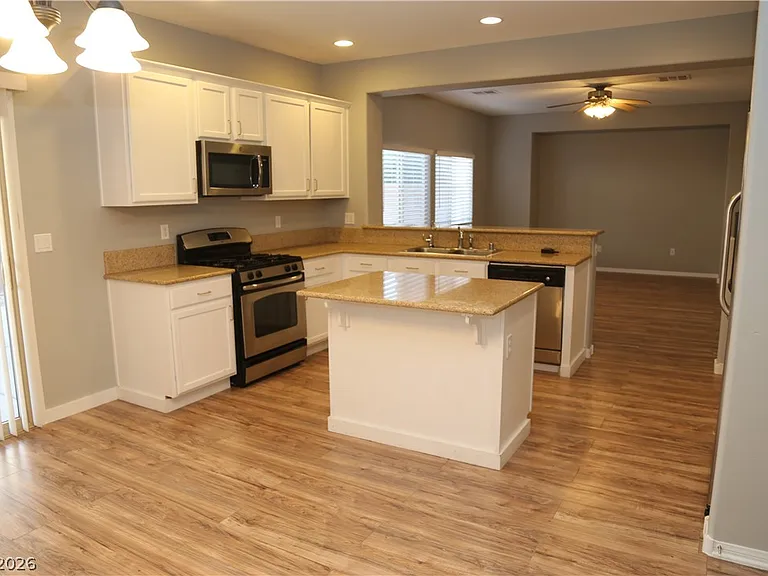 10642 Cave Ridge St — Photo 8