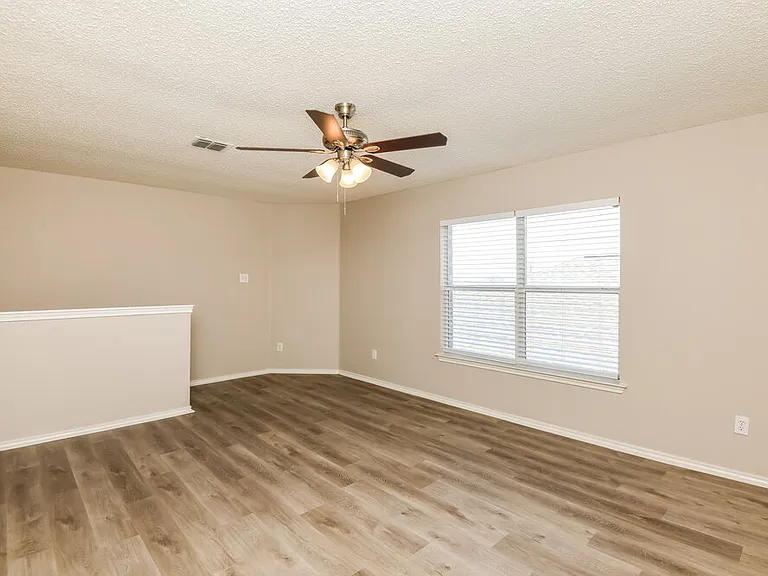 720 King St — Photo 11