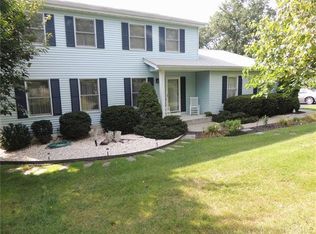 13 Robin Ln, Wappingers Falls, NY 12590
