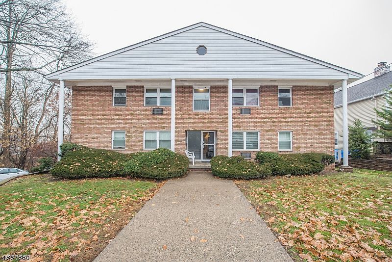 1st image of 185 Belleville Ave APT 3
