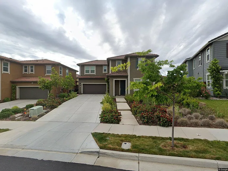 7143 Sacramento Dr — Photo 2