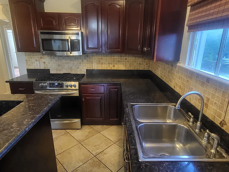 2748 Wisteria St — Photo 10