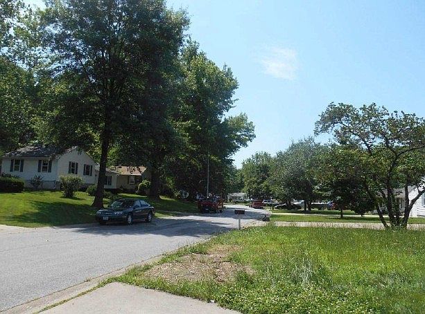 2nd image of 3504 N Lister Dr