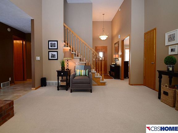 5th image of 15068 Lake St