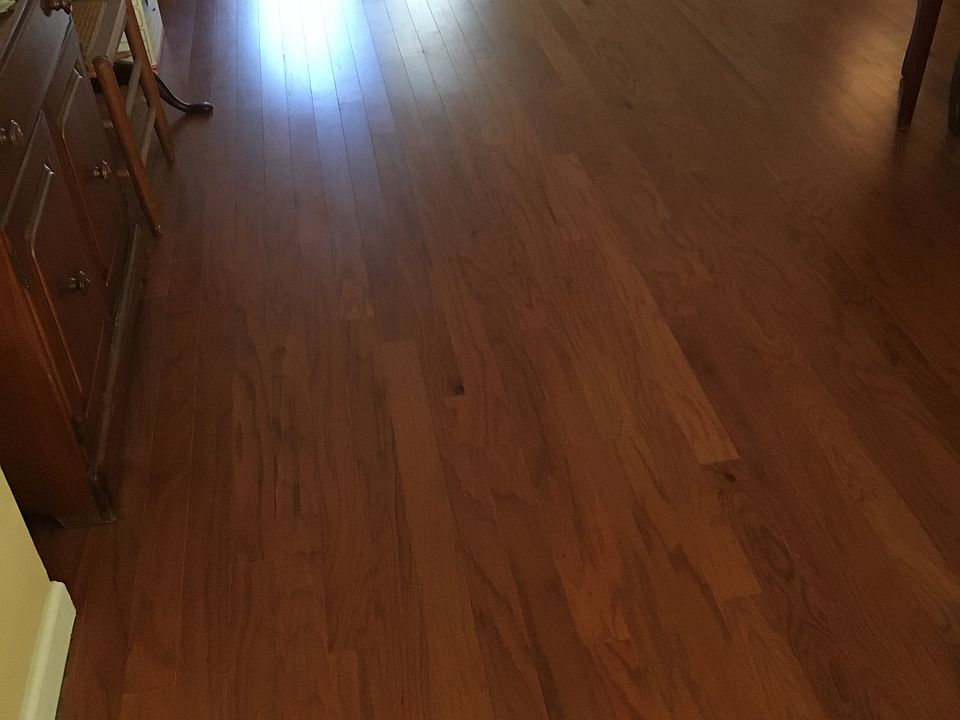 Oak flooring throughout
