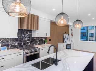 2402 S Westmount Rd NW, Calgary, AB T2N3N8