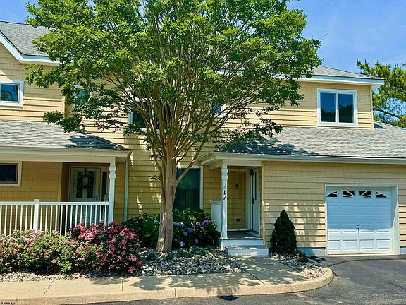 2nd image of 17 Catalina Dr Unit 17