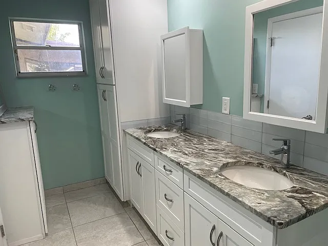 master bath- lots of storage