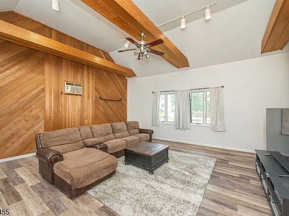 4th image of 84 Locust Ave