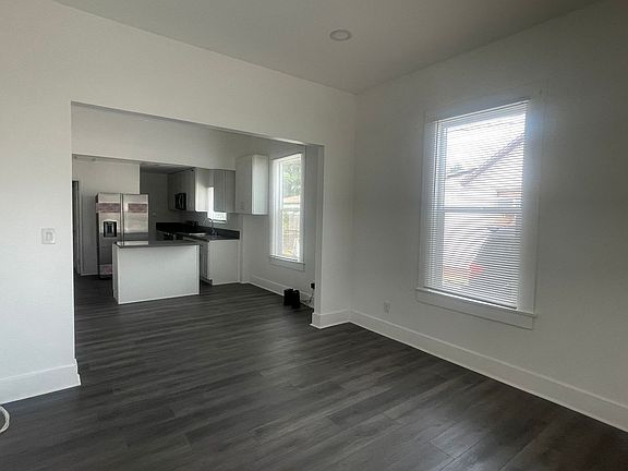 3rd image of 1017 W Grand Ave APT A