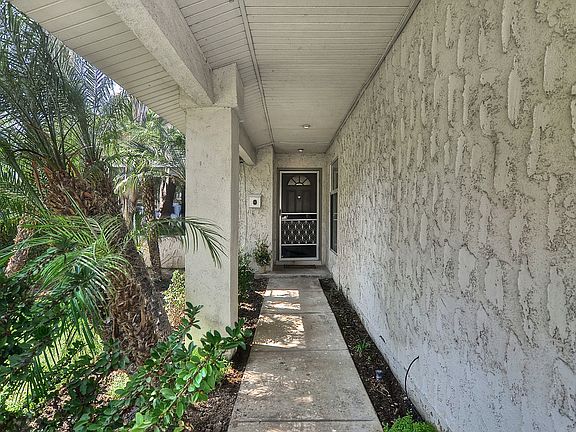 Front Entry Way
