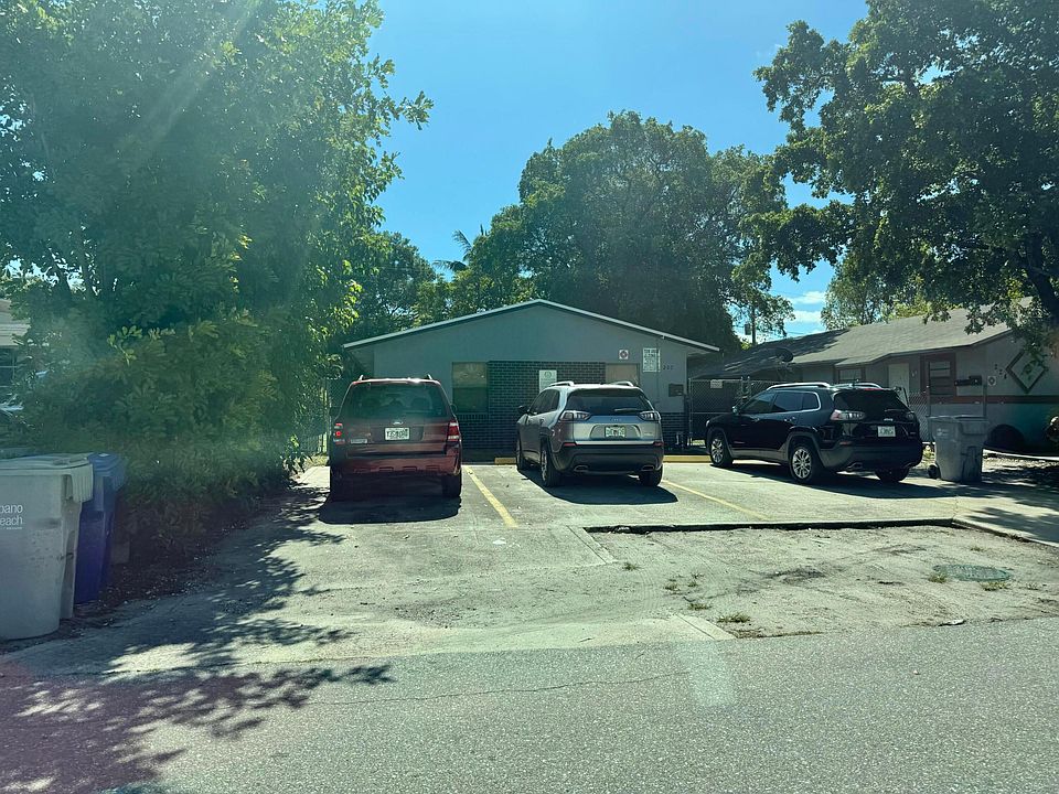 2nd image of 220 NW 12th Court #1-2