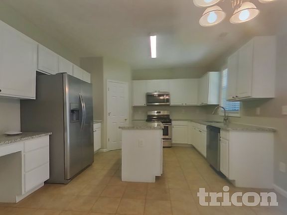 5th image of 403 Park Creek Trce