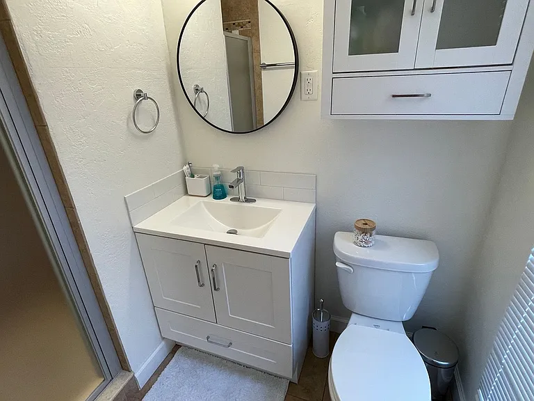 2832 Bay St — Photo 15