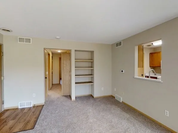 1601 Glacier Hill Dr APT 2, Madison, WI 53704