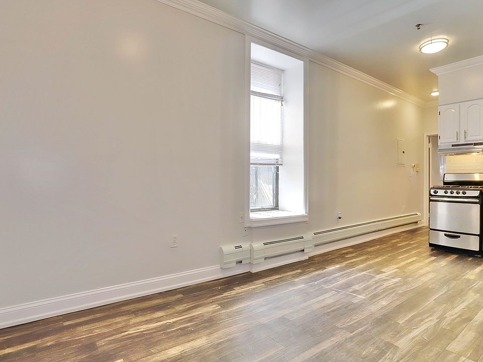 1st image of 6311 Dewey Ave #2